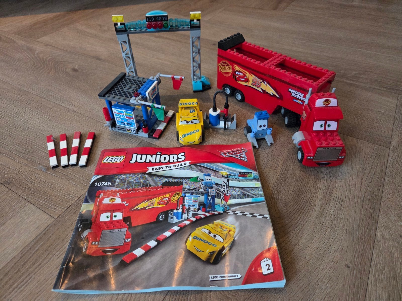 Lego Juniors Cars 10745 Bliksem McQueen Race Set, Verzenden, Lego, Compleet, Zo goed als nieuw