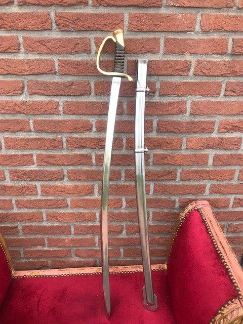 nette degelijke metalen sabel, incl schede, ca 98 cm lang, Verzamelen, Militaria | Algemeen, Ophalen of Verzenden, Landmacht, Overige gebieden