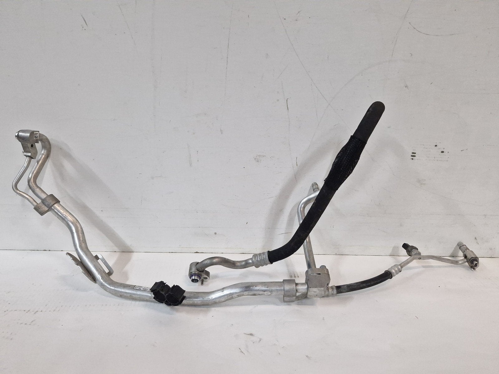 AIRCO LEIDING G21 G26 G42 BMW 3 serie (G20) (64539395471), Gebruikt, BMW, Petuelring 130
80809  München, DE, Bayerische Motoren Werke AG