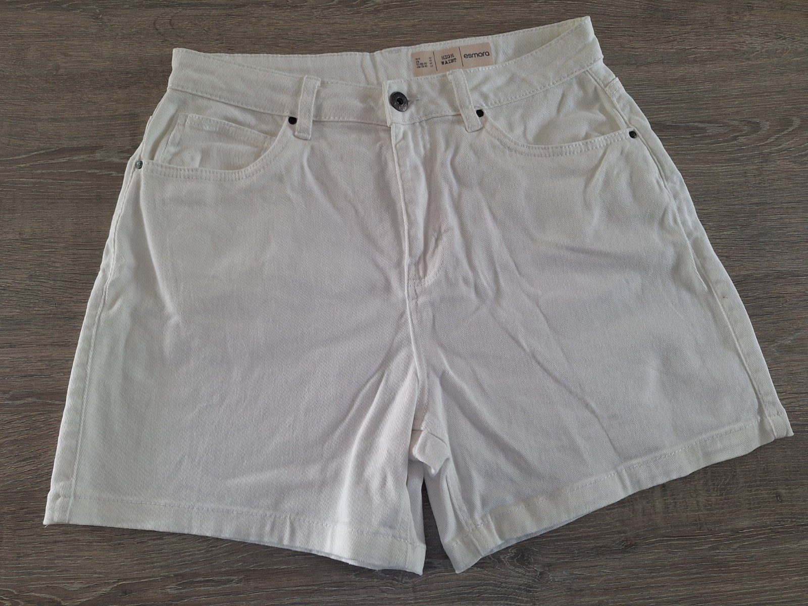 zgan Esmara witte jeans short mt 40, Maat 38/40 (M), Kort, Wit, Ophalen of Verzenden