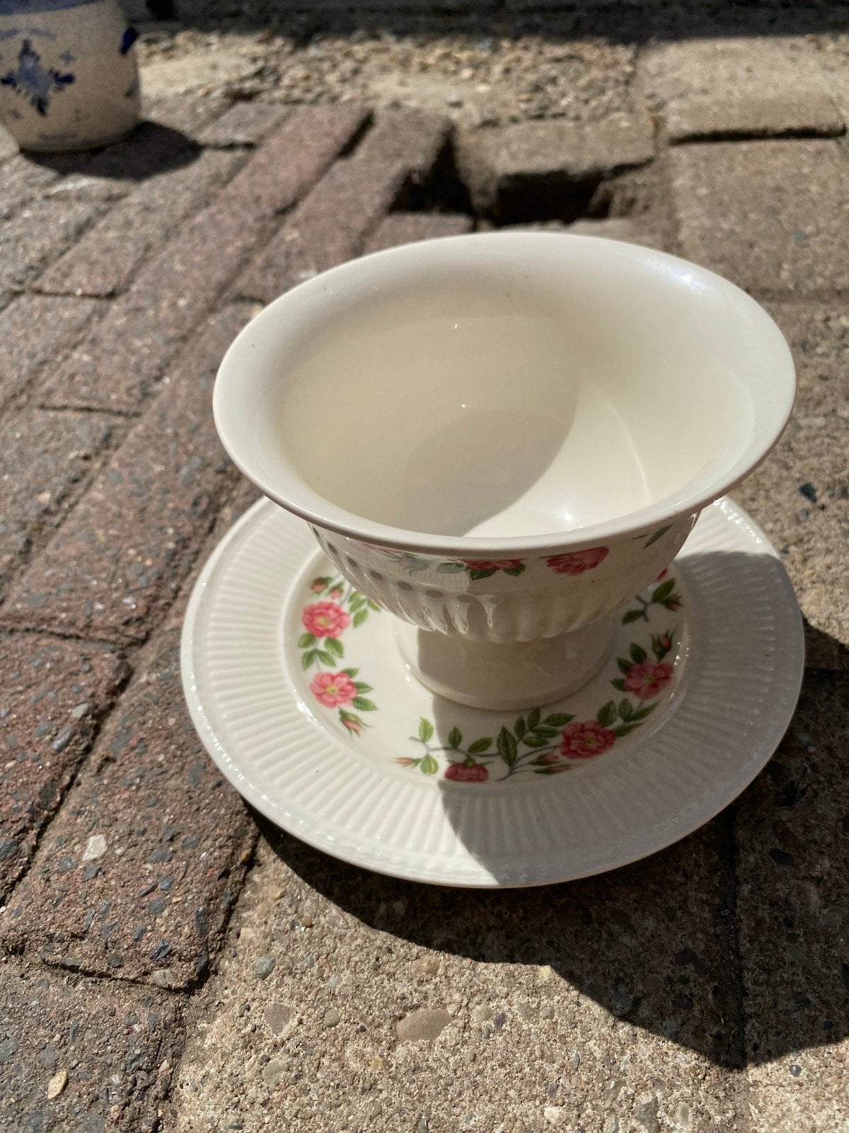 Wedgwood Rosalind schaaltje met schotel, Ophalen