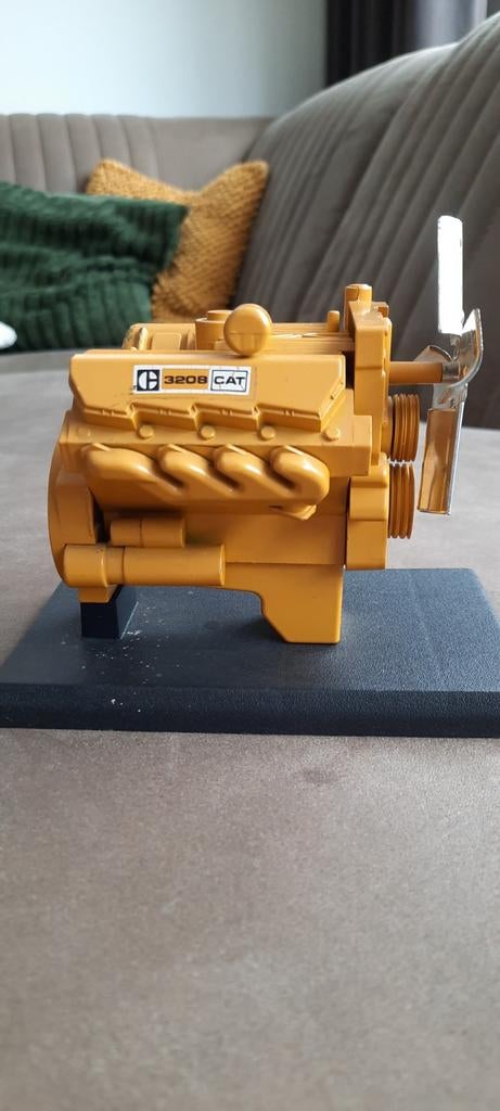 NZG Caterpillar 3208 V8 motorblok 1/10, Overige typen, Ophalen of Verzenden, Er.verhoef@gmail.com, NZG