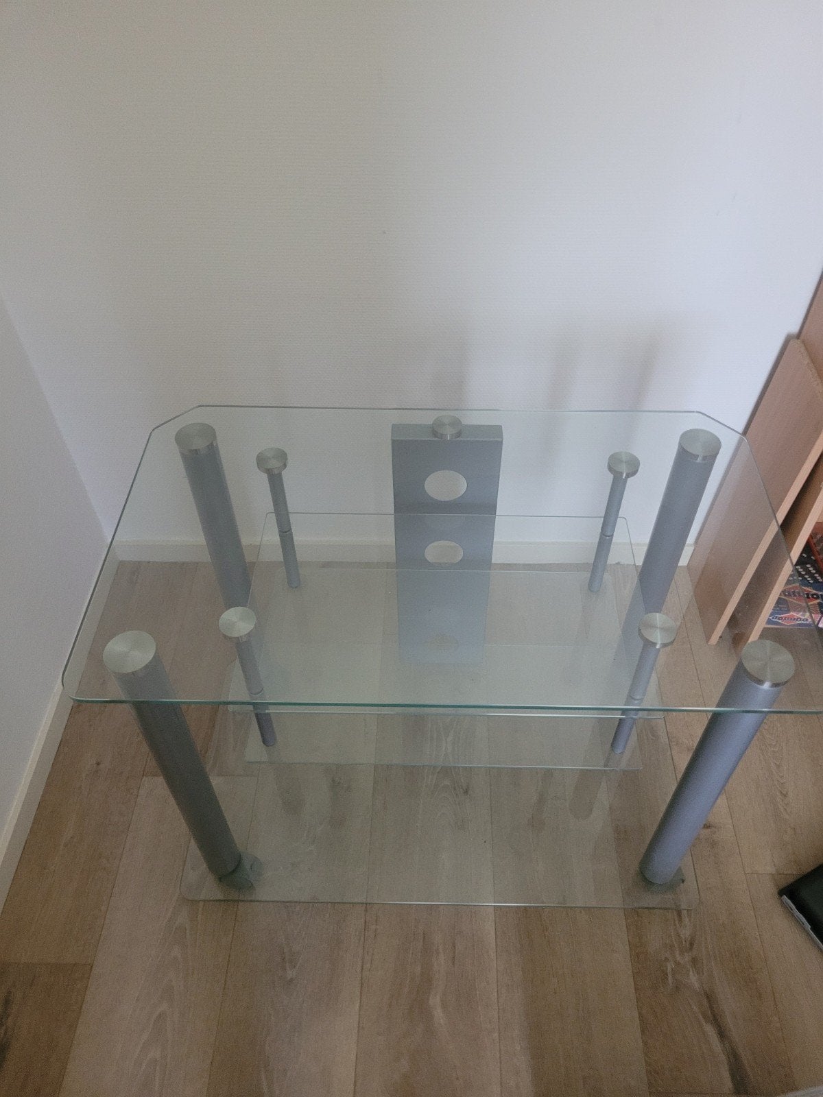 Glazen TV-meubel met metalen poten, Ophalen, Gebruikt, 50 tot 100 cm, Glas
