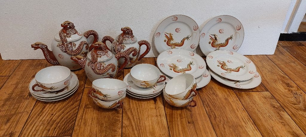 Compleet Lithofaan Japans Dragon Ware theesetje, Antiek en Kunst, Ophalen of Verzenden