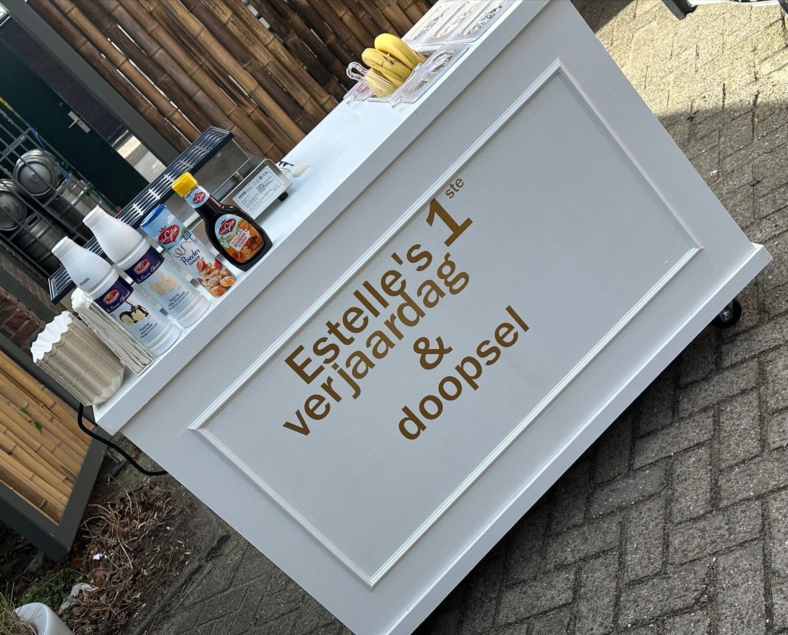 Te huur poffertjes bar, Ophalen
