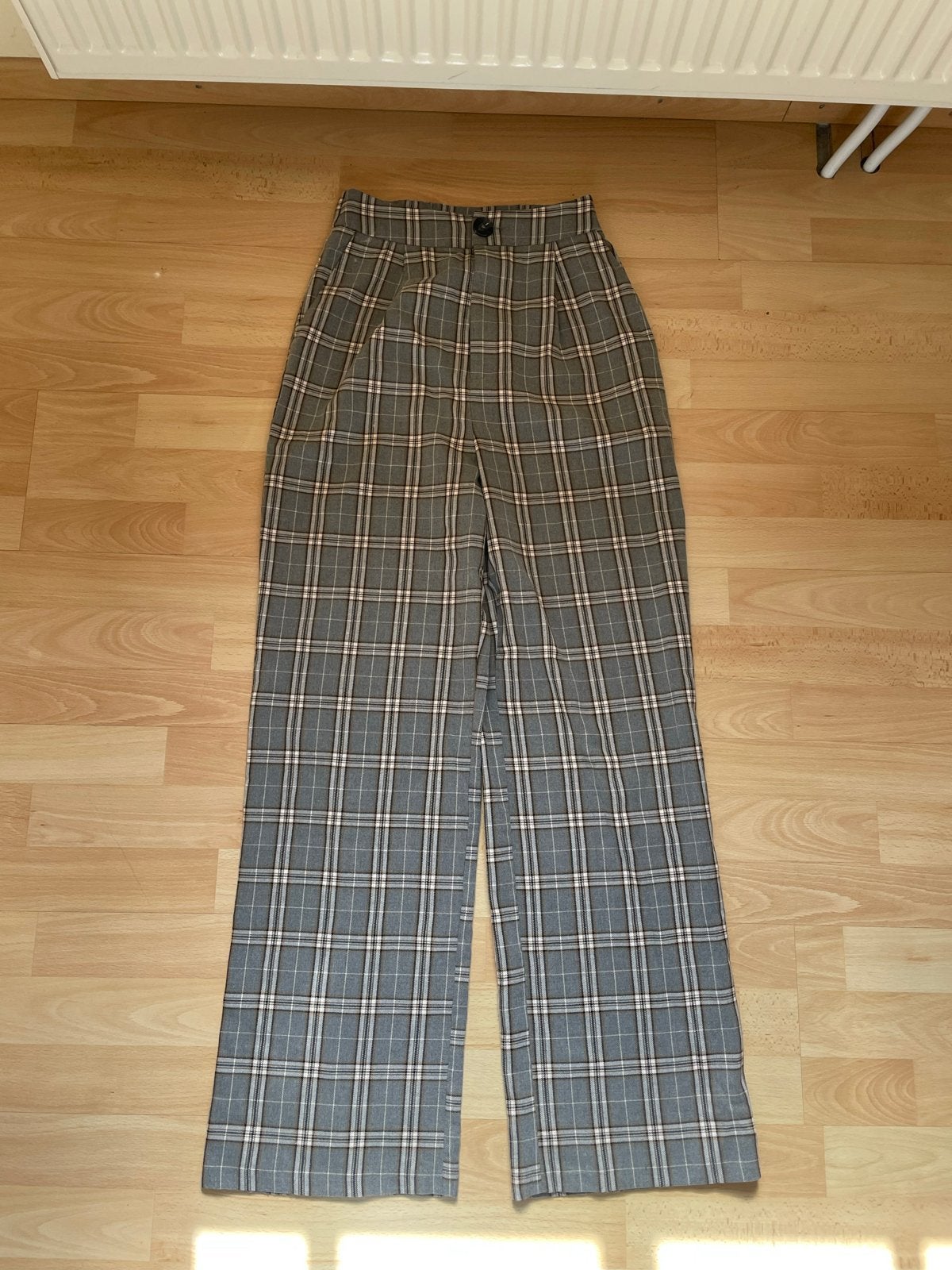 Geruite broek - Maat 34 (XS), Kleding | Dames, Ophalen of Verzenden, Zo goed als nieuw, Maat 34 (XS) of kleiner, Grijs