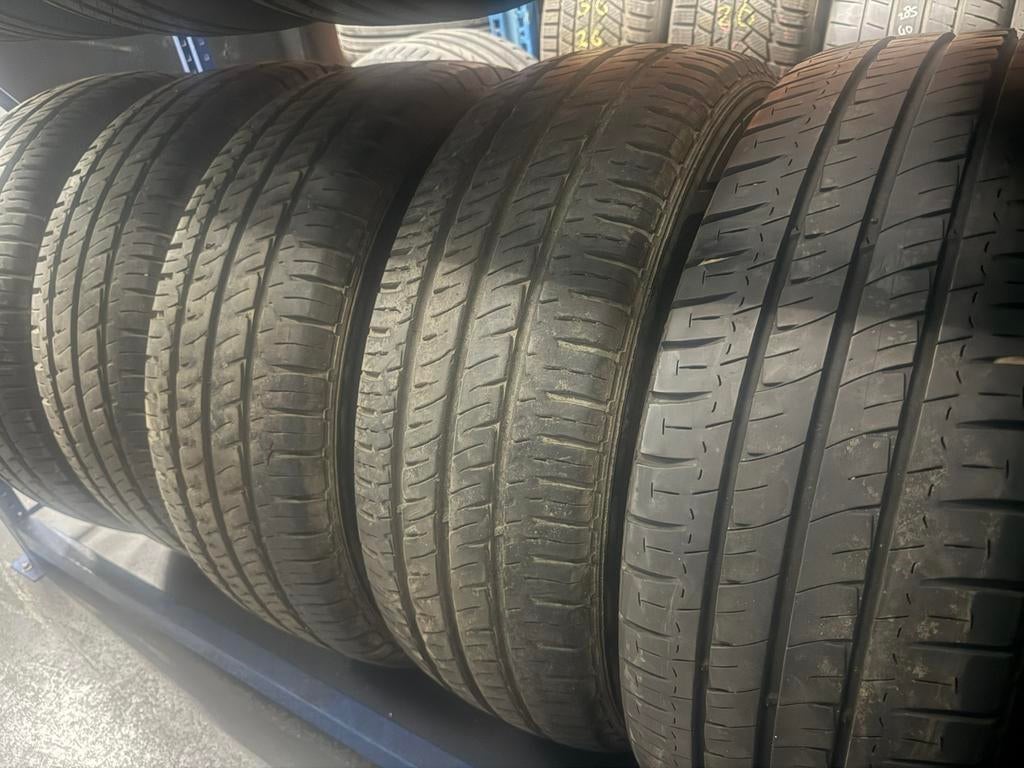 4x 235 65 16C 121/119S Hankook Vantra LT 7MM~ DOT2022