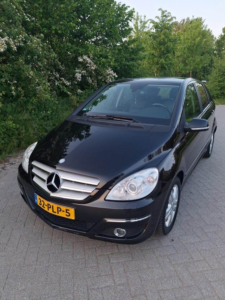 Mercedes B-Klasse 2.0 B 200 prestige  2011 automaat 136 pk, Euro 5, 136 pk, Zwart, 4 cilinders