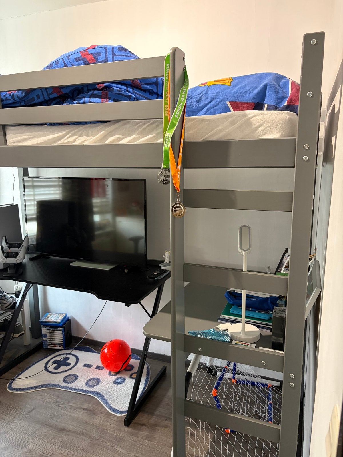 Hoogslaper met bureau - Grijs, Eenpersoons, Ophalen of Verzenden, Zo goed als nieuw, 200 cm