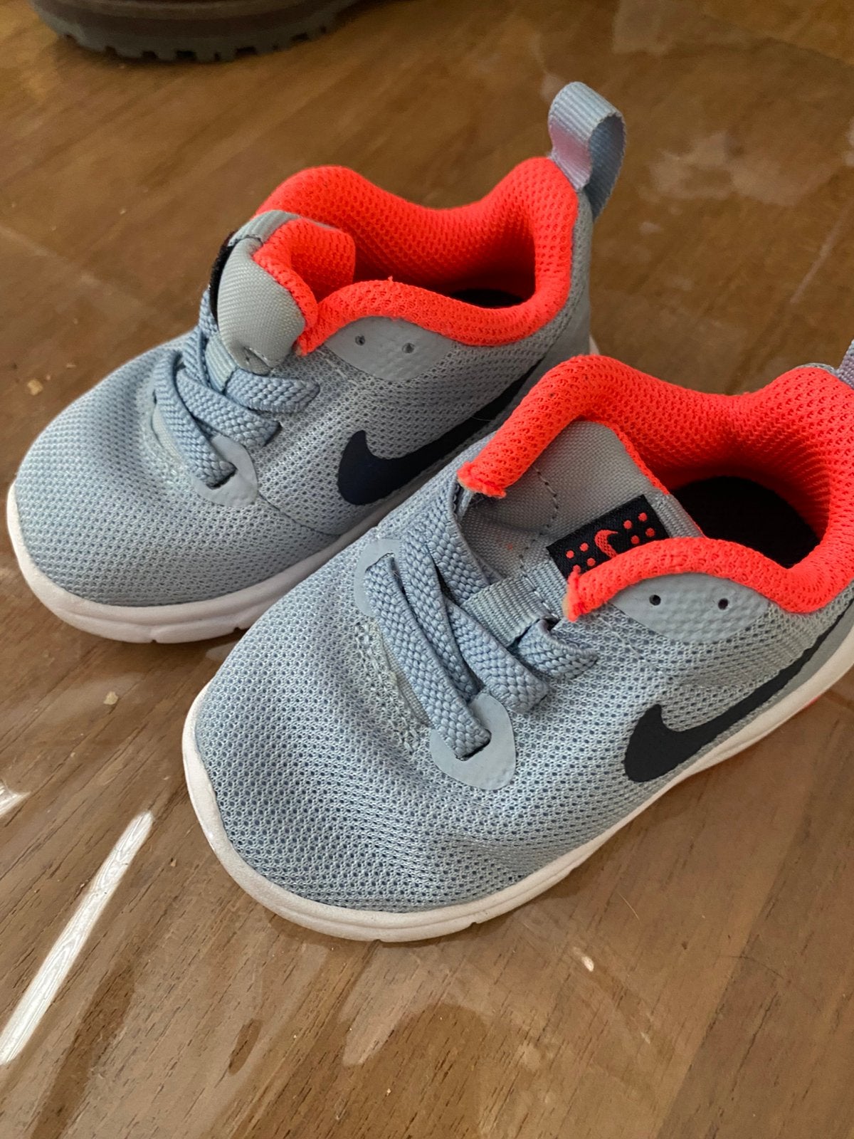 Nike sneakers kinder, Ophalen of Verzenden, Zo goed als nieuw, Jongen of Meisje, Sportschoenen