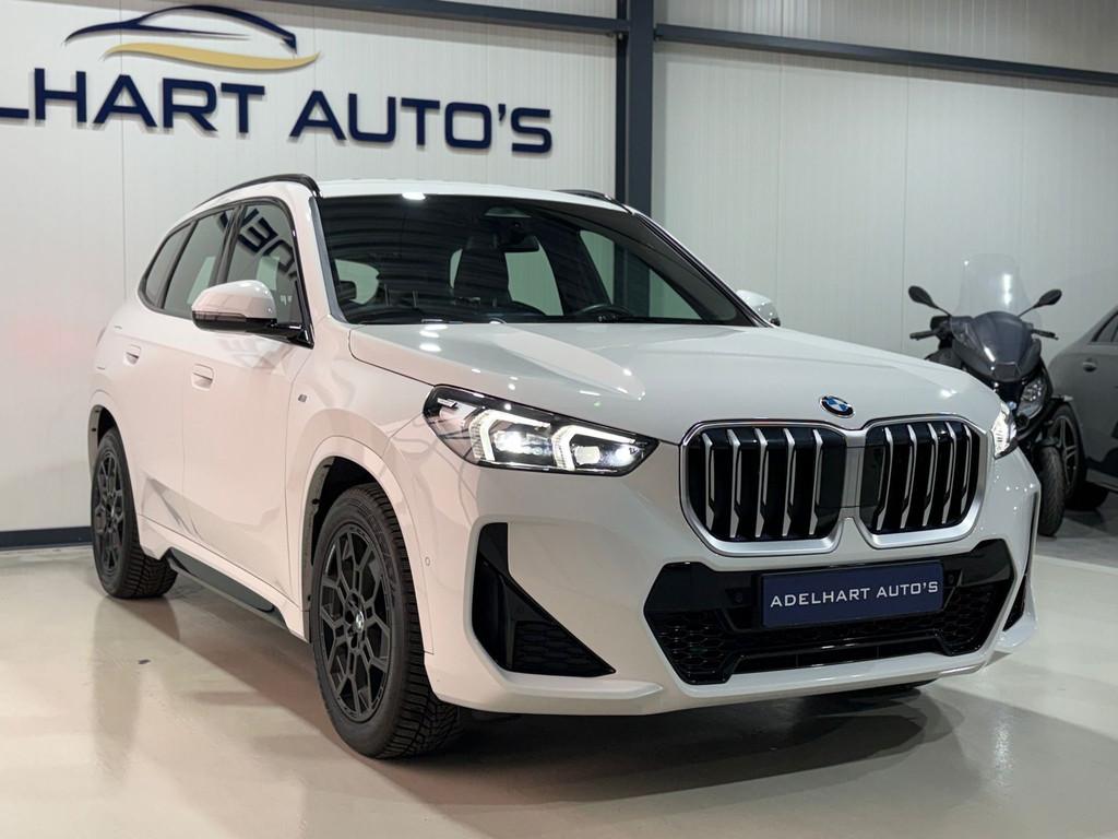 BMW X1 SDrive18i M Sport / Navigatie Full map / Camera / Led, 136 pk, Gebruikt, Zwart, Wit