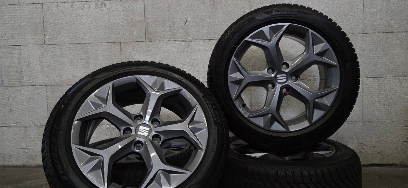 17" Seat Ateca Skoda Superb Karoq orig velgen winterbanden, Banden en Velgen, 17 inch, V, Personenwagen
