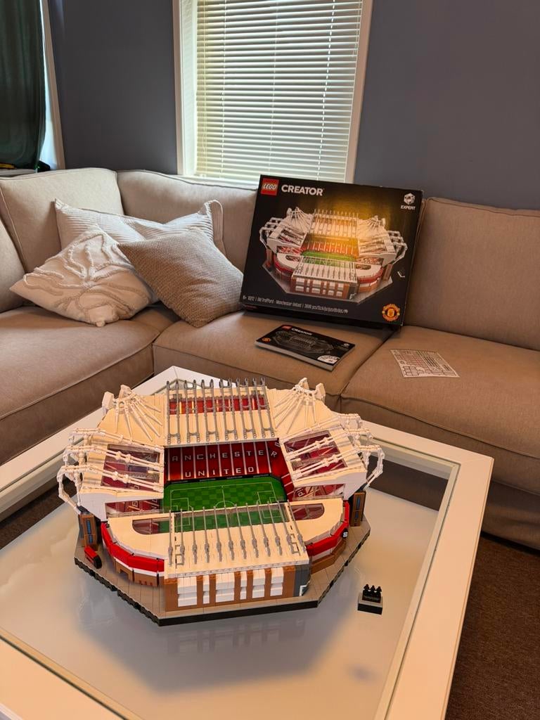 LEGO 10272 Old Trafford, Kinderen en Baby's, Speelgoed | Duplo en Lego, Ophalen, Zo goed als nieuw