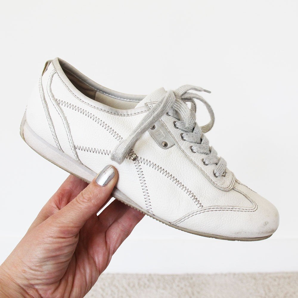 Mooie Wit Leren Medicus Sneakers s2 (Mt 4½/37½) € 35,-, Kleding | Dames, Schoenen, Medicus, Wit, Ophalen of Verzenden, Sneakers of Gympen