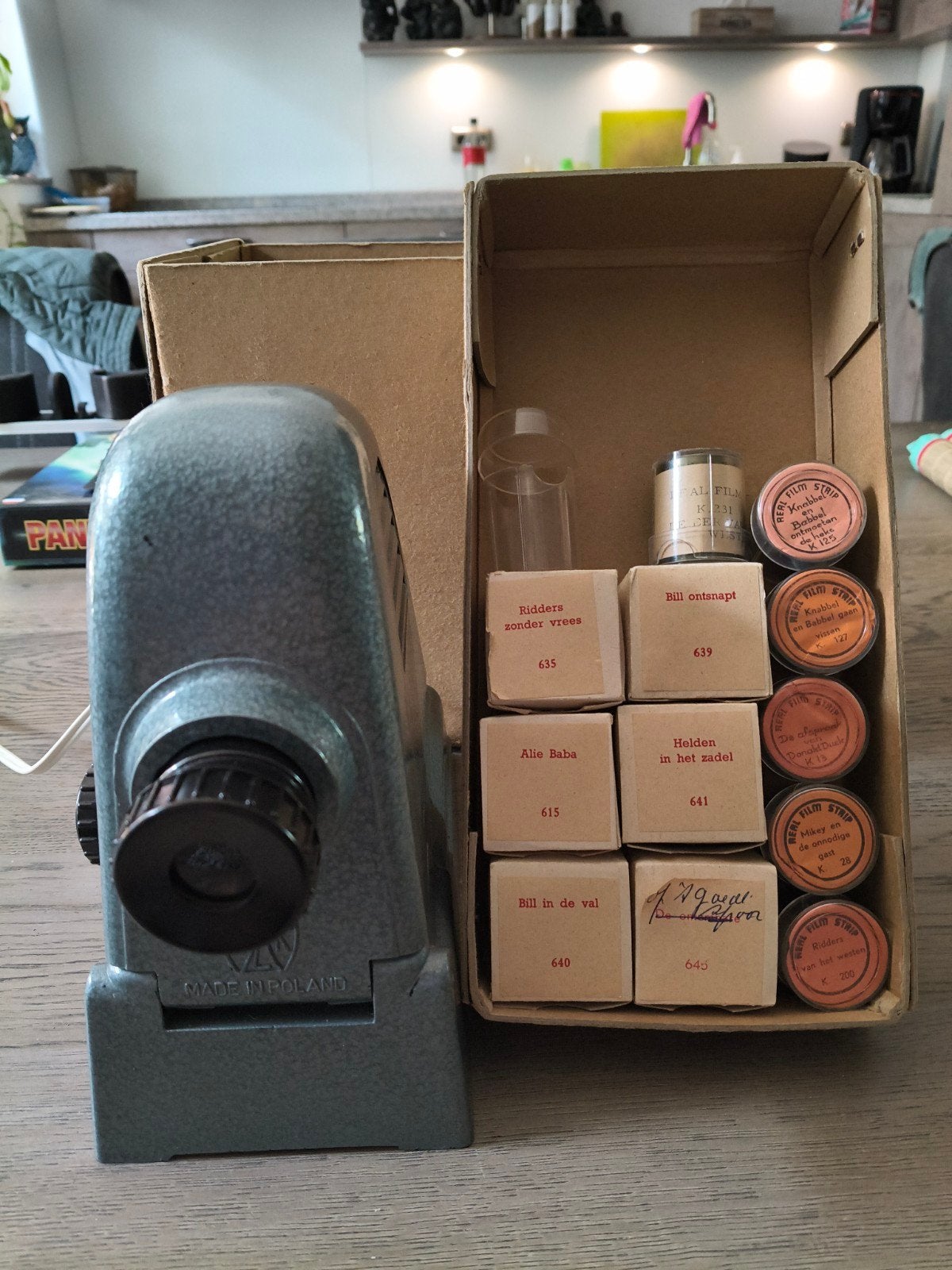 Vintage filmprojector met filmstrips - Made in Poland, Ophalen of Verzenden, Gebruikt, Met scherm
