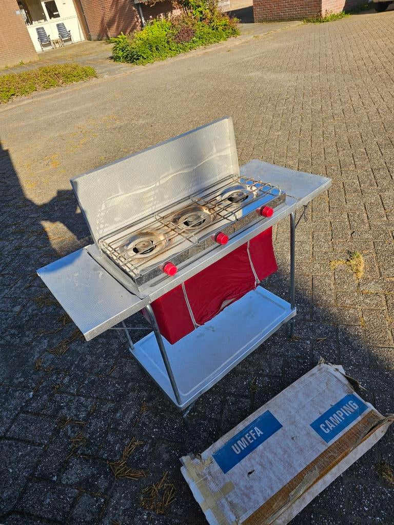 Retro campingkastje met 3-pits kooktoestel - UMEFA, Caravans en Kamperen, Ophalen of Verzenden, Gebruikt, Campingkast