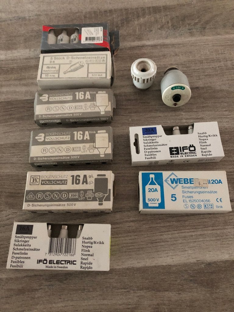 zekeringen 16A en 20A + zekeringskop + autom schroefzekering, Ophalen of Verzenden, Zo goed als nieuw, Overige merken, Overige typen