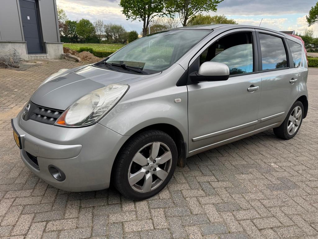 Nissan Note 1.6 Acenta, Voorwielaandrijving, Gebruikt, Zwart, 4 cilinders