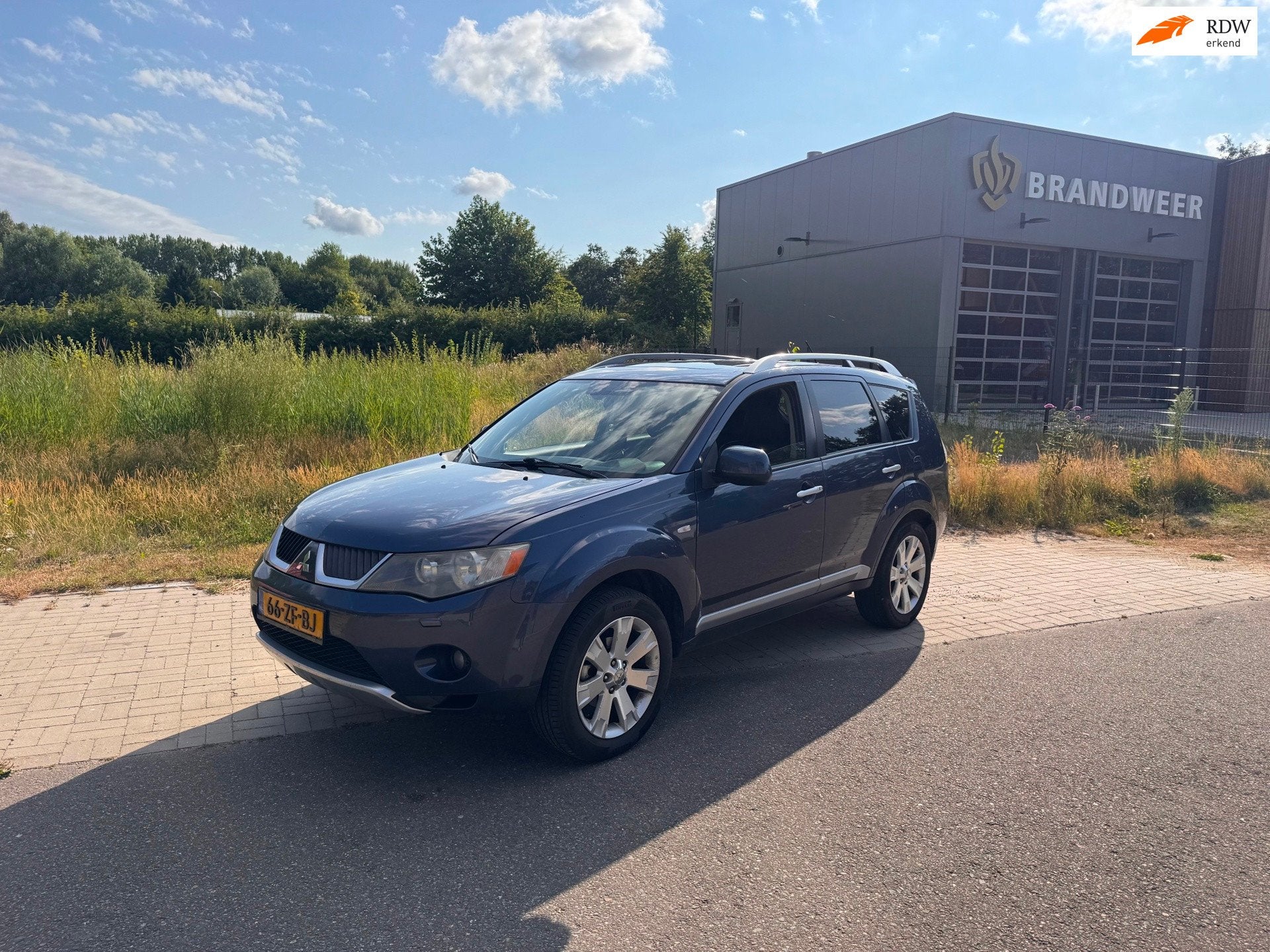 Mitsubishi Outlander 2.4 Instyle Automaat.4WD.Airco, Auto's, Automaat, 4 cilinders, 7 stoelen, Bedrijf