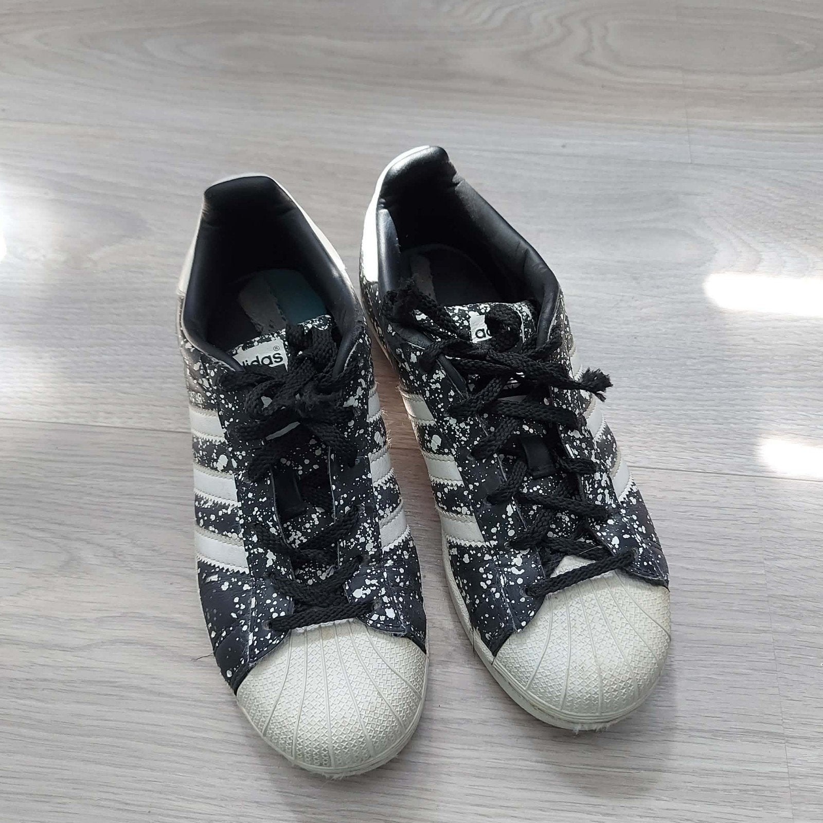 Adidas Superstar sneakers zwart-wit spikkelpatroon, Kleding | Dames, Adidas, Zwart, Ophalen of Verzenden, Sneakers of Gympen