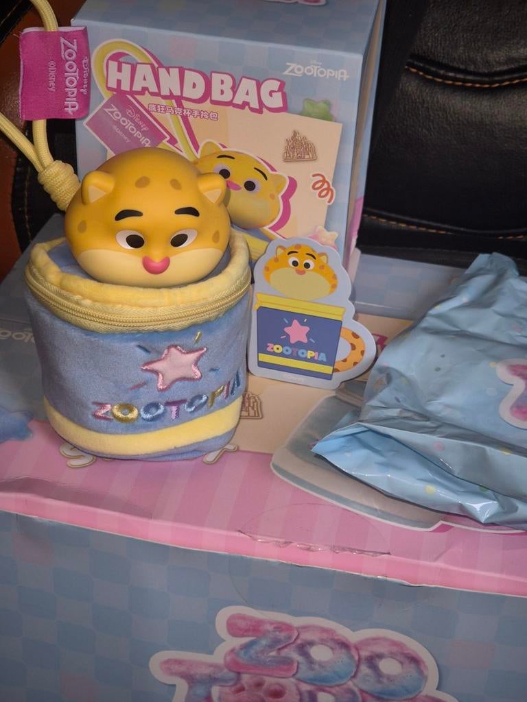 Zootropolis Zootopia handbag tasje Clawhauser tas hanger, Verzamelen, Disney, Ophalen of Verzenden, Overige figuren, Zo goed als nieuw