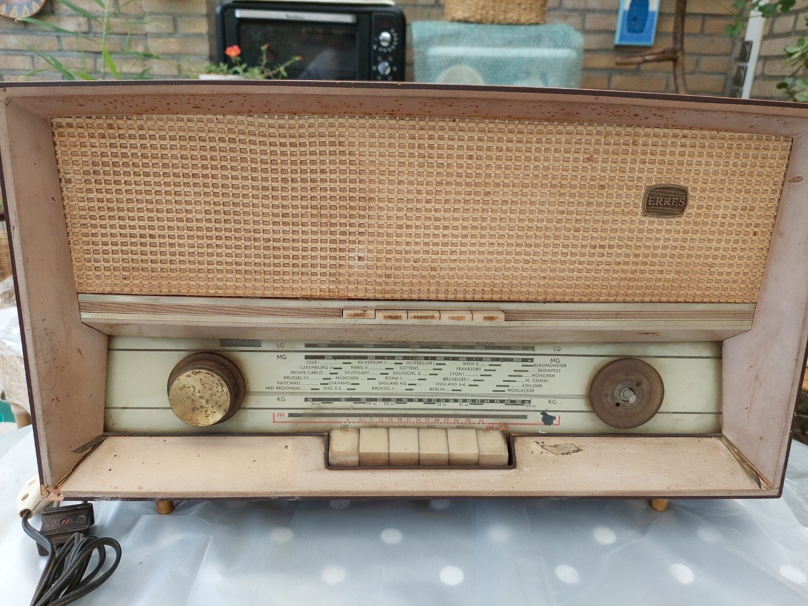 Erres radio vintage, Ophalen