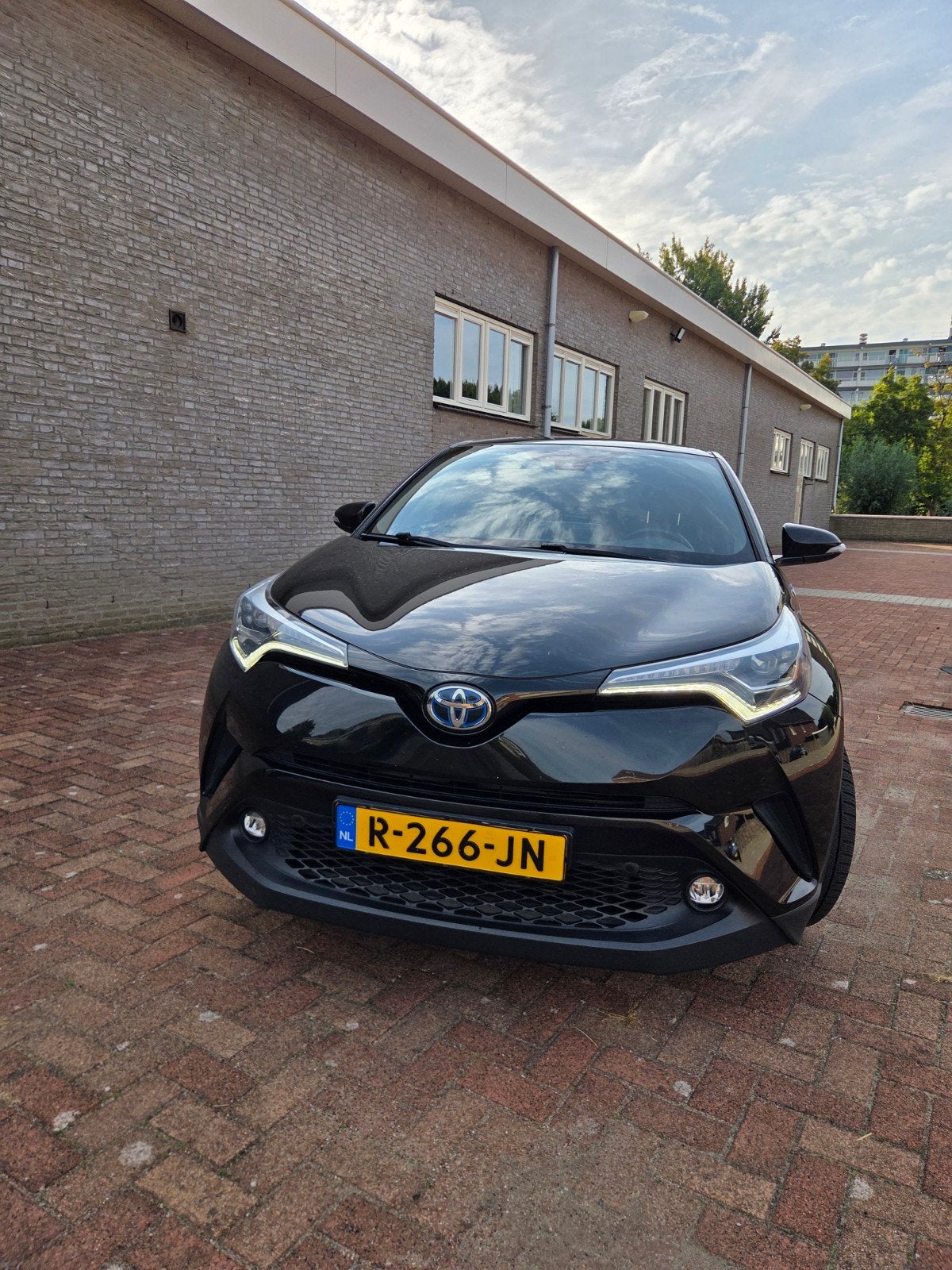 Toyota C-HR Hybrid Automaat | Garantie | 112.560 km | CarPla, Dealer onderhouden, Stof, 725 kg, Zwart