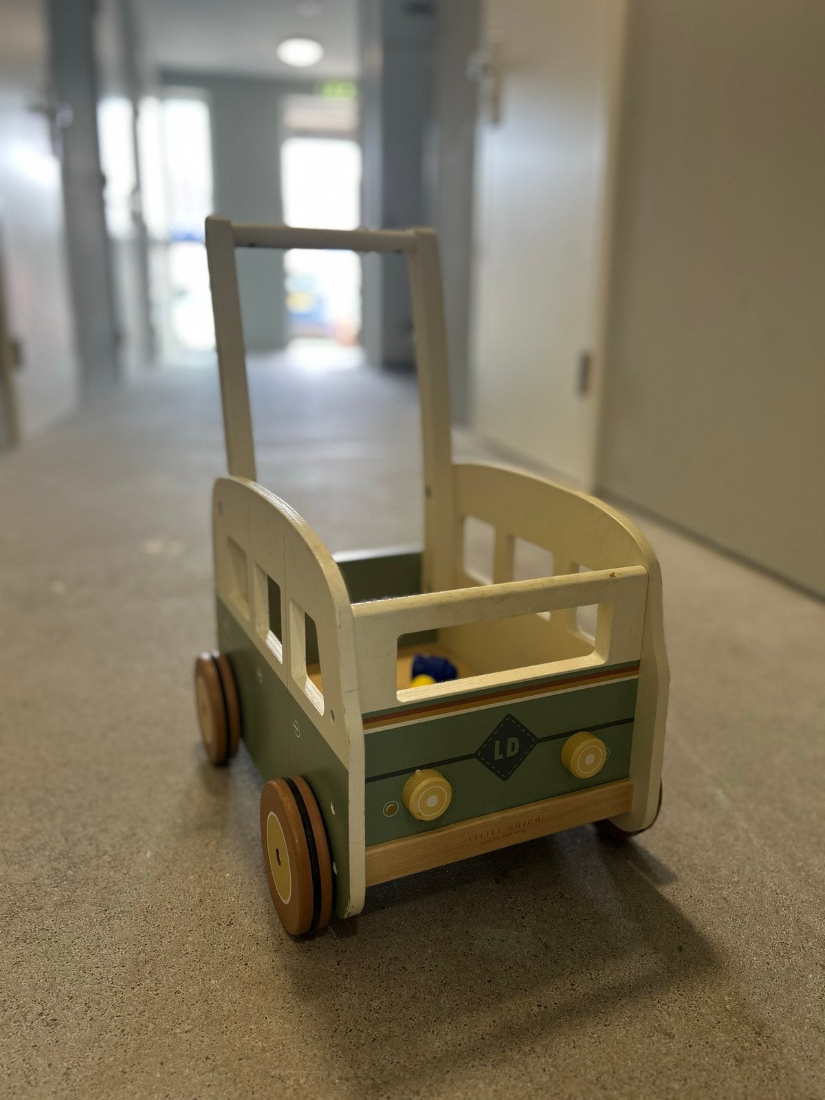 Houten loopwagen/speelbus van Little Dutch, Ophalen, Gebruikt, Auto, Met wieltjes