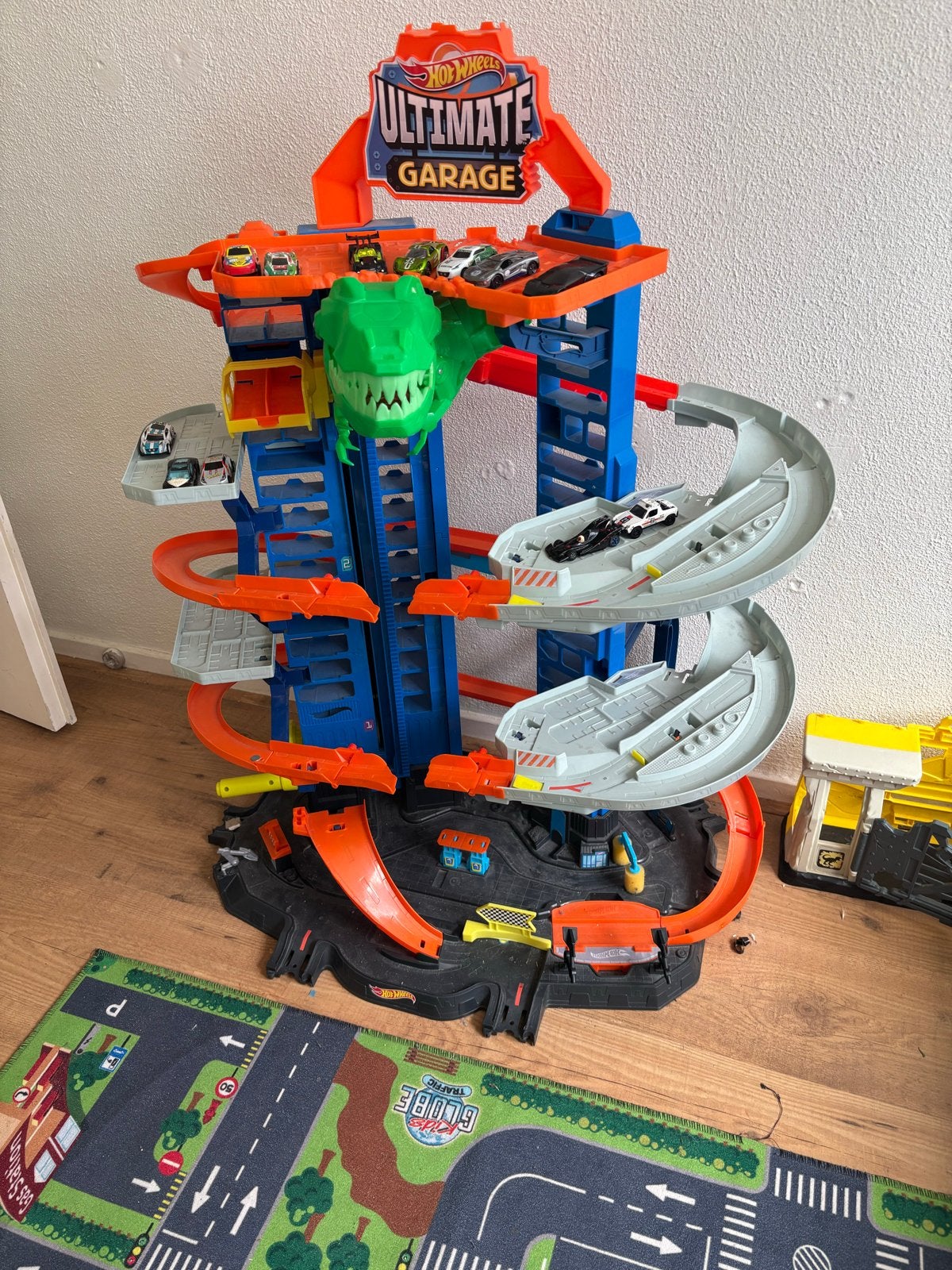 Hot Wheels Ultimate Garage met T-Rex, Ophalen of Verzenden, Gebruikt
