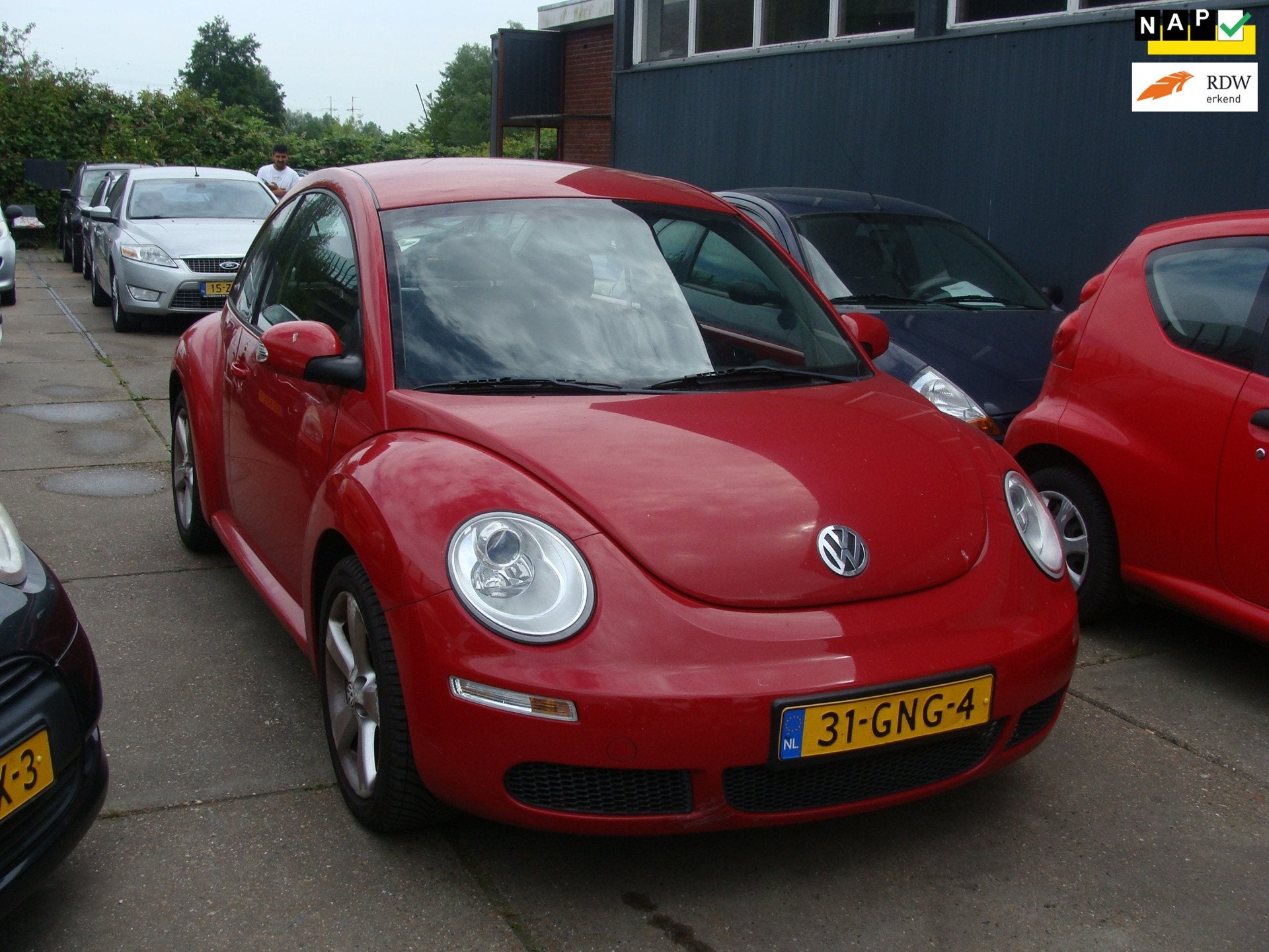 Volkswagen New Beetle 2.0 Highline airco elek pak nap apk, Auto's, Volkswagen, Voorwielaandrijving, Gebruikt, Beetle (Kever), 4 cilinders
