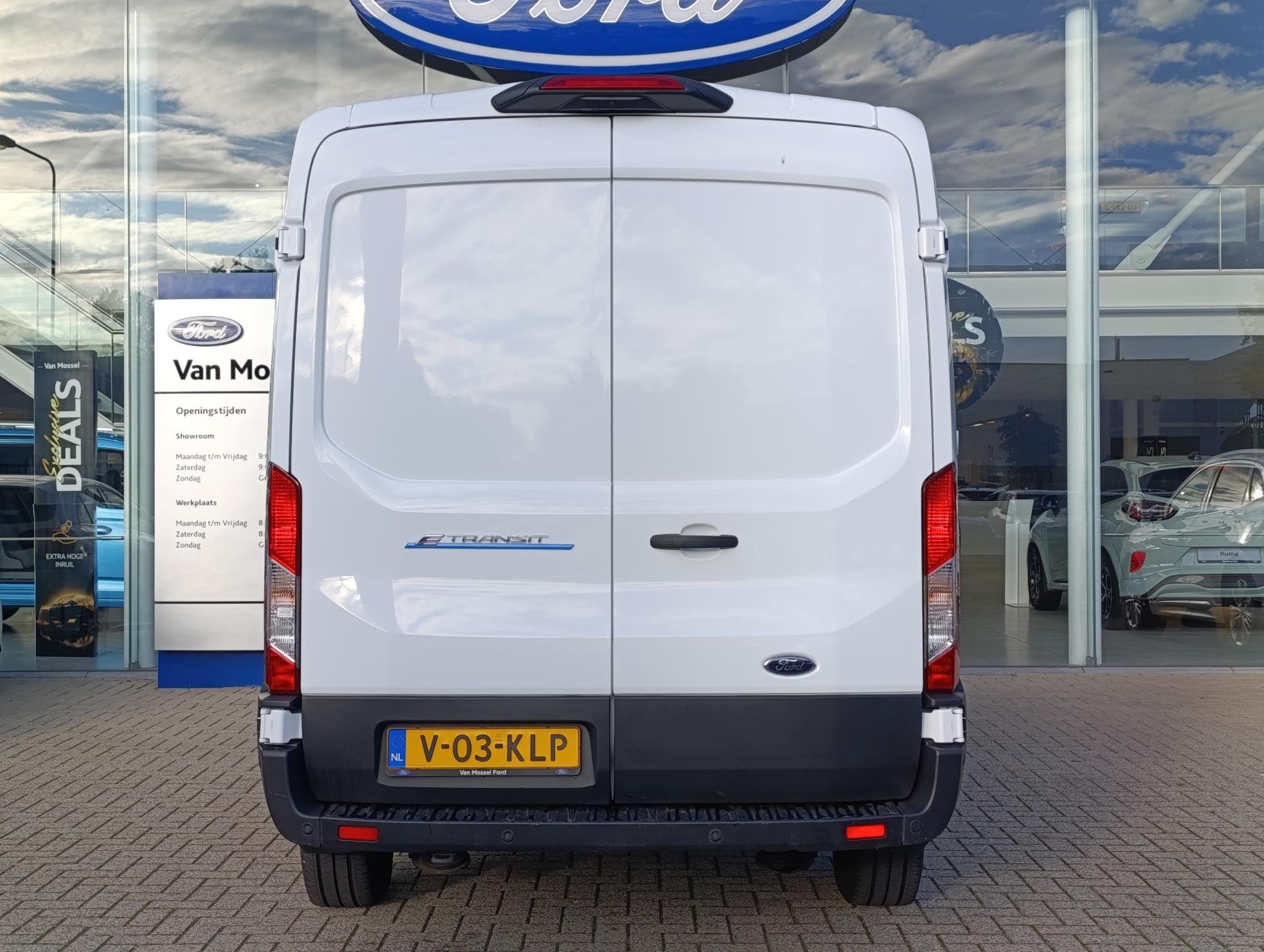 Ford E-Transit 350 L3H2 Trend 68 kWh | Adaptive Cruise | Dod, Automaat, Stroombaan 16
1181 VX  Amsterdam, NL, Elektrisch, Ford