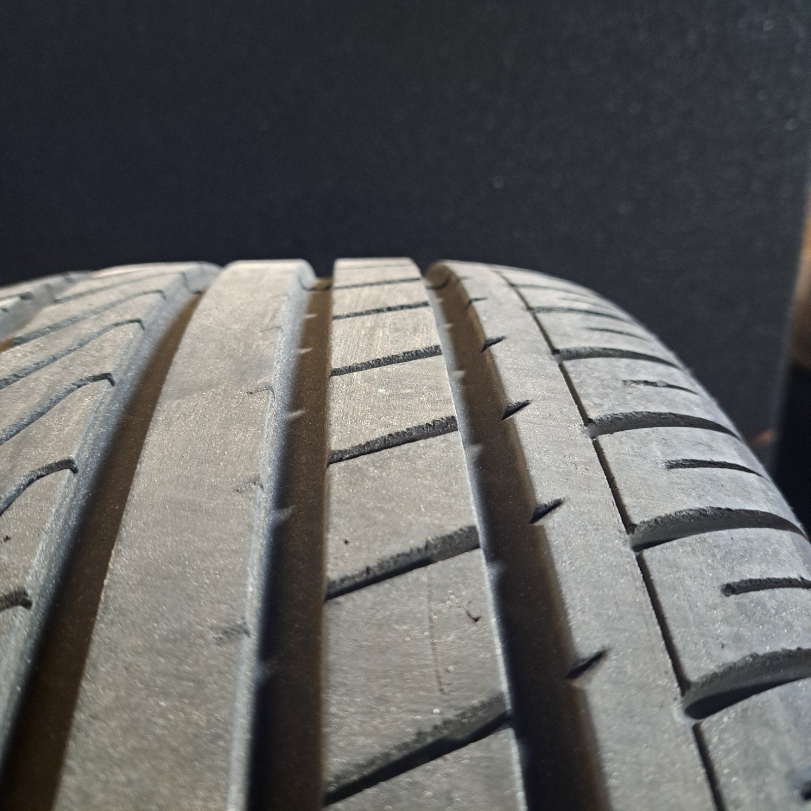 3 stuks 215 35 18 6-7mm, Ophalen, 18 inch, 215 mm, Band(en)