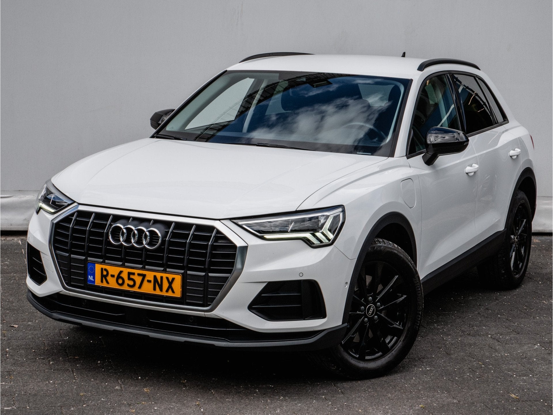 Audi Q3 45 TFSI e 245pk Advanced edition Sportstoelen/ Stoel, Auto's, Stof, Gebruikt, Met garantie (alle), Wit