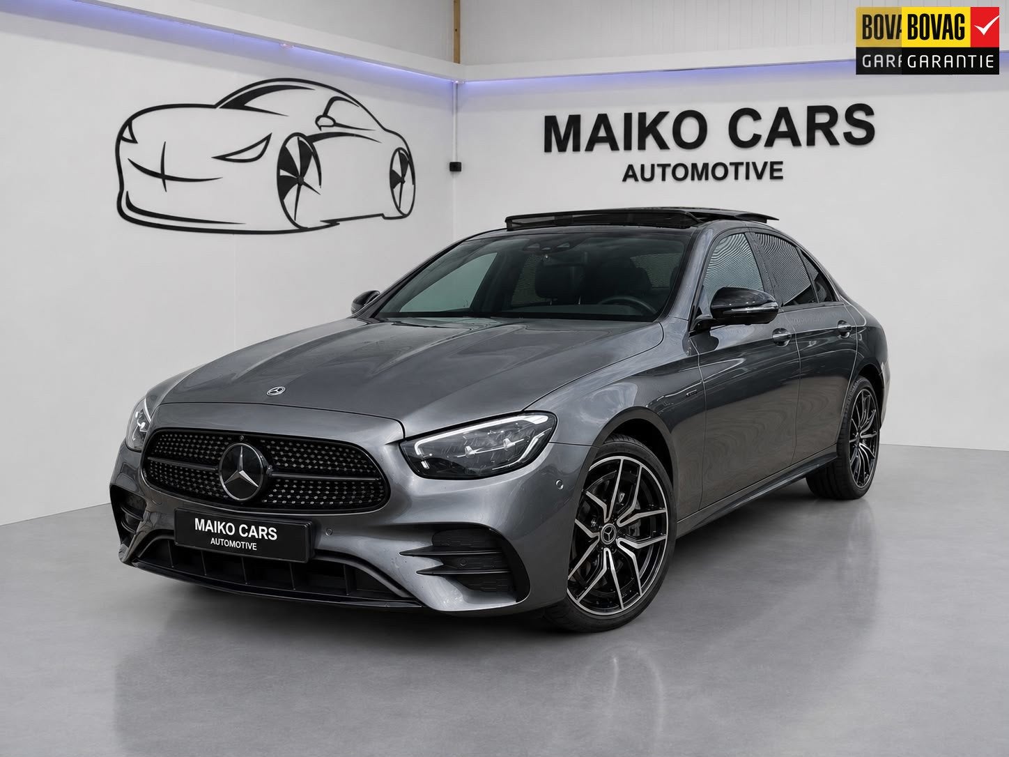 Mercedes-Benz E-klasse 300 e 4MATIC AMG LINE PANO 360 CAMERA, Auto's, Automaat, Gebruikt, Zwart, 4 cilinders