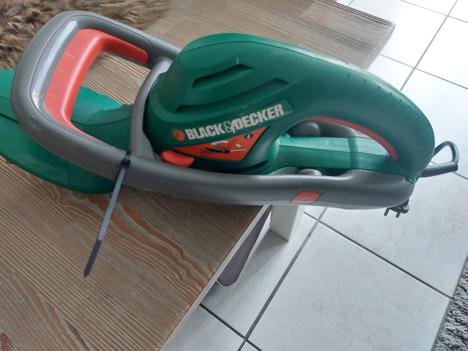 Black & Decker heggenschaar - Elektrisch, Ophalen, Gebruikt, Elektrisch, Black & Decker