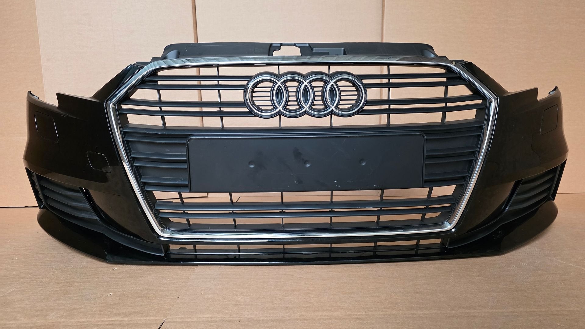 Voorbumper Audi A3 8V Facelift Sportback / Hatchback Basic, Gebruikt, -, Voor, Ophalen of Verzenden