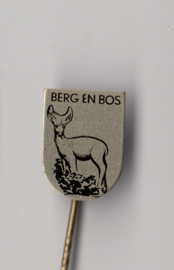 Hert Apeldoorn Berg en Bos speldje, Gebruikt, Niet vindbaar, Niet vindbaar, Speldje of Pin