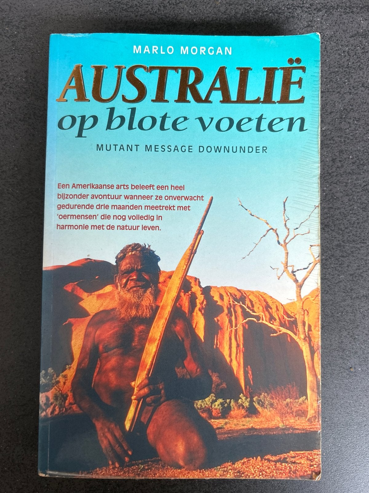Australië op blote voeten - Marlo Morgan, Ophalen of Verzenden, Gelezen, Amerika
