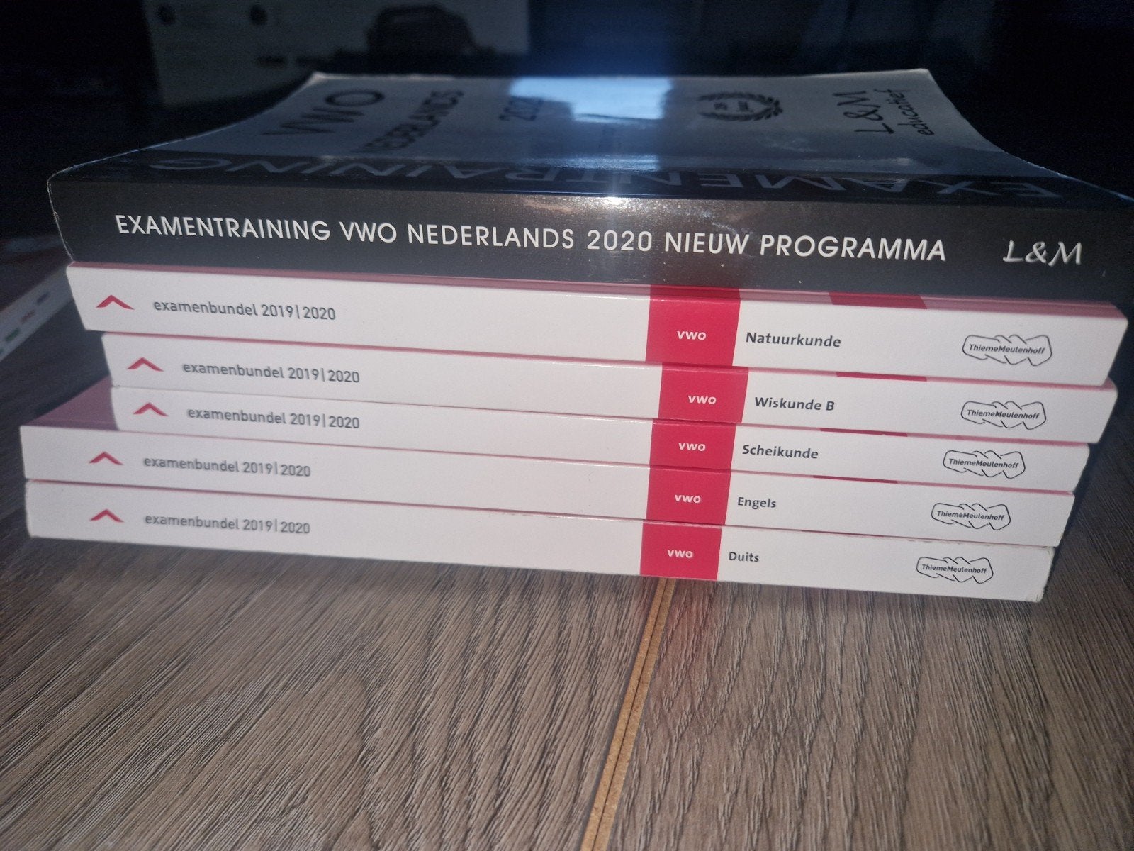 Examenbundel set VWO Nederlands 2019/2020, Ophalen of Verzenden, Beta, Zo goed als nieuw