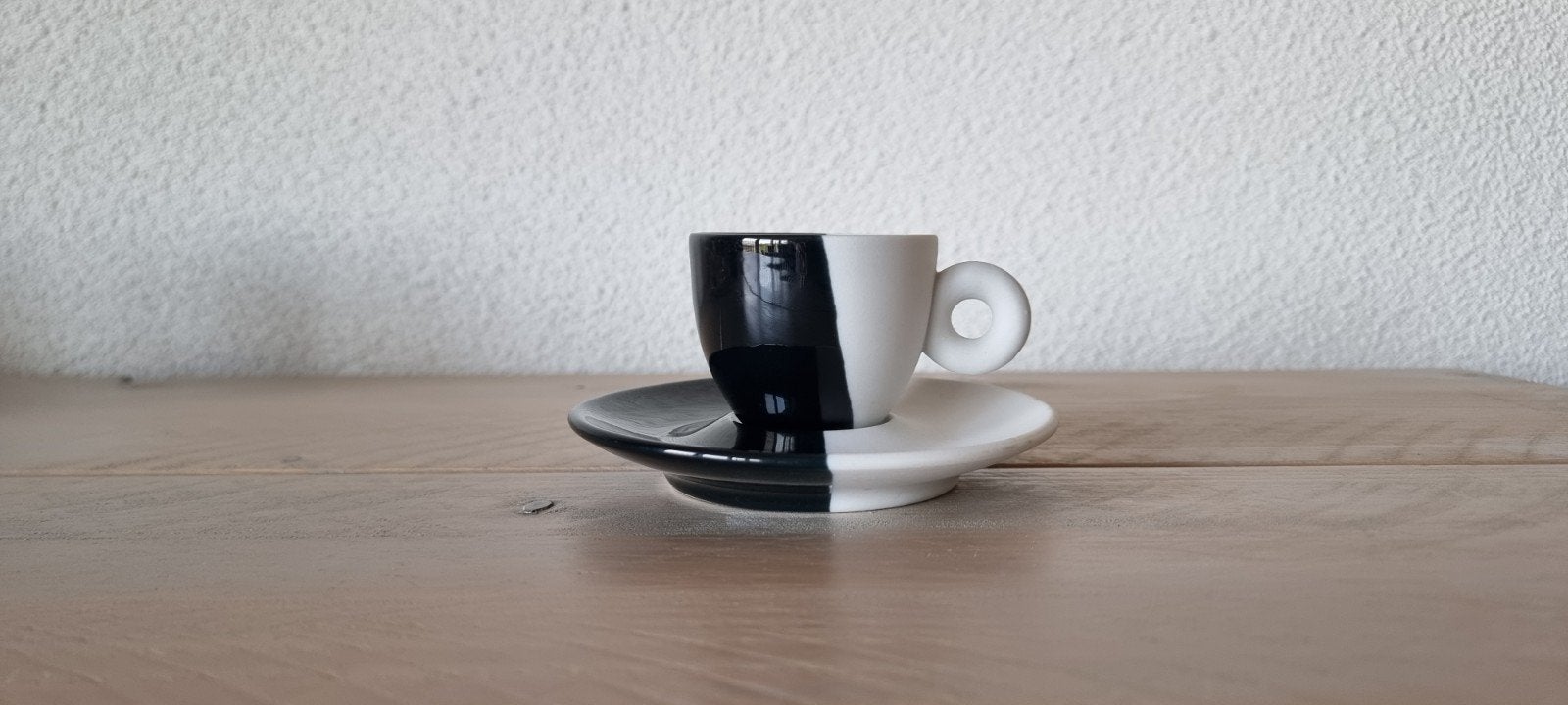 Illy art collection Jannis Kounellis 2002 limited edition, Ophalen of Verzenden, Porselein, Kop en/of schotel