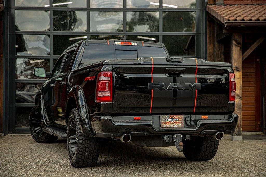 Dodge Ram 1500 5.7 V8 4x4 Crew Cab Laramie sport | Pano | St, Auto's, Automaat, Lichtsensor, Gebruikt, 5654 cc