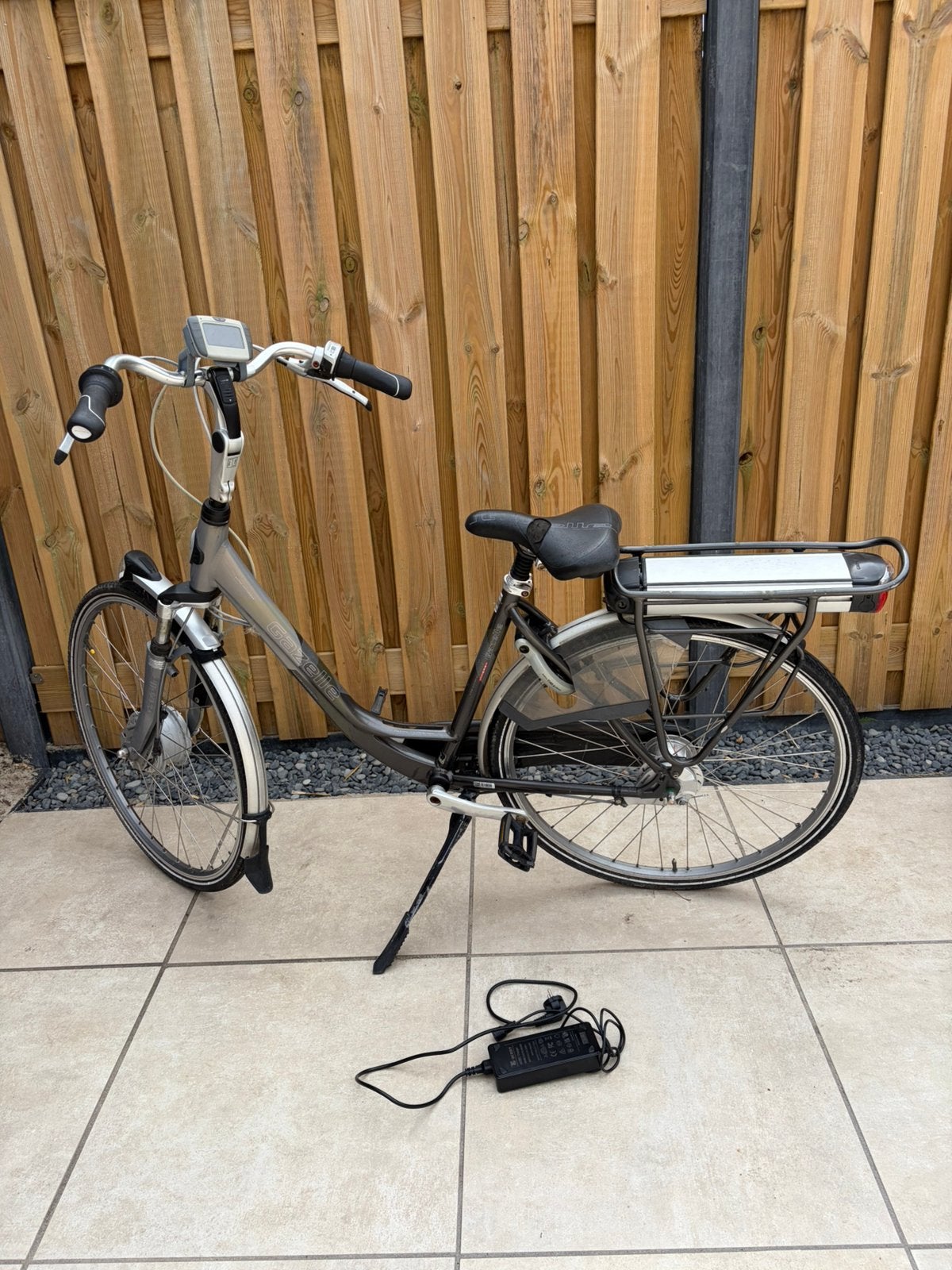 Opknapper - Gazelle elektrische fiets, Fietsen en Brommers, Elektrische fietsen, Ophalen, Gebruikt, Gazelle