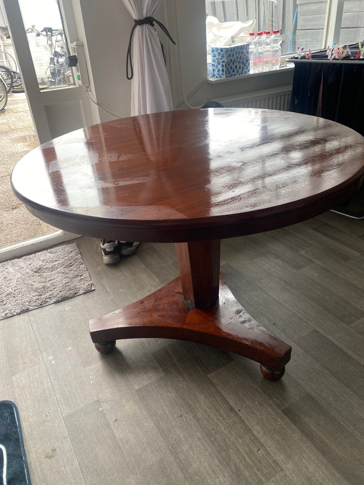 Antieke tafel, Huis en Inrichting, Tafels | Salontafels, Ophalen, Rond, 50 tot 100 cm, Zo goed als nieuw