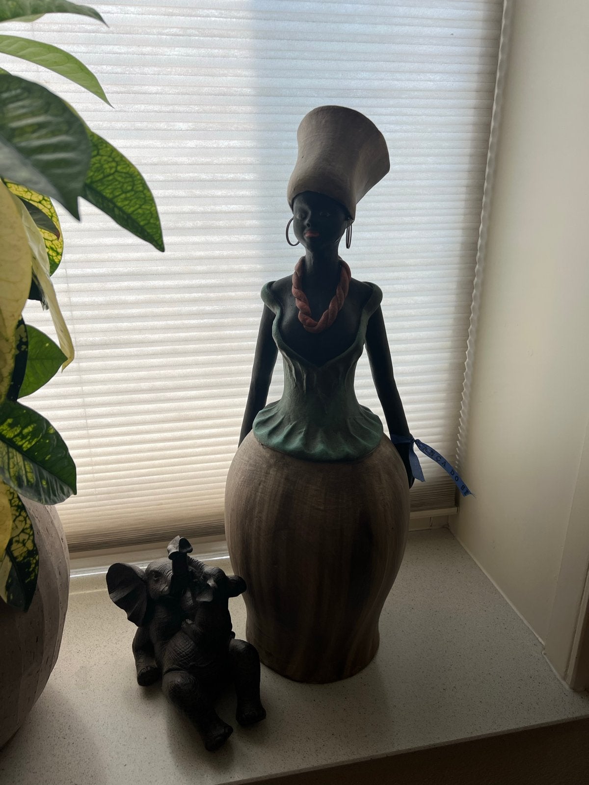Mooi Afrikaans Vrouwen Beeld van Klei - 56 cm hoog, Ophalen, 50 - 100 cm, Handgemaakt, Steen of Keramiek