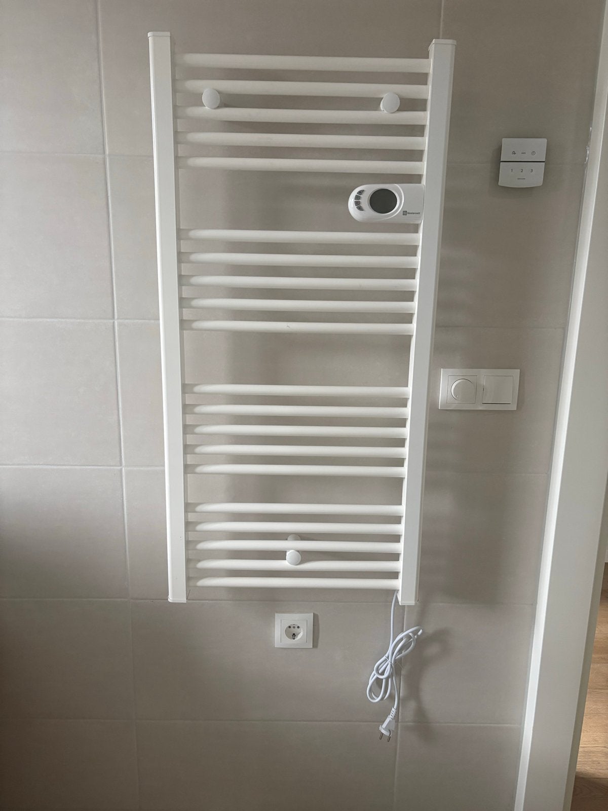 Masterwatt Elektrische Handdoekradiator - Wit, Doe-het-zelf en Verbouw, Verwarming en Radiatoren, 500 tot 800 watt, Radiator, Minder dan 60 cm