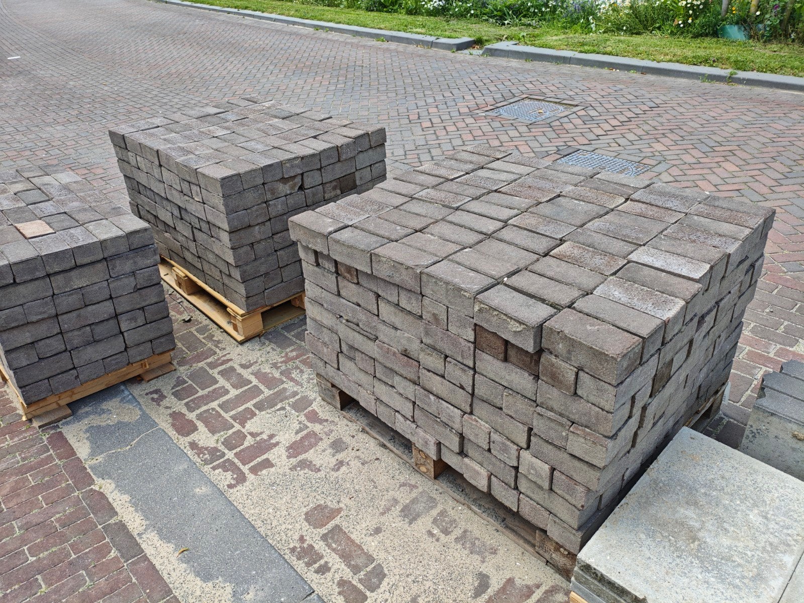 Gratis: Gebruikte klinkers op pallets, Ophalen, Gebruikt, Klinkers, 10 m² of meer