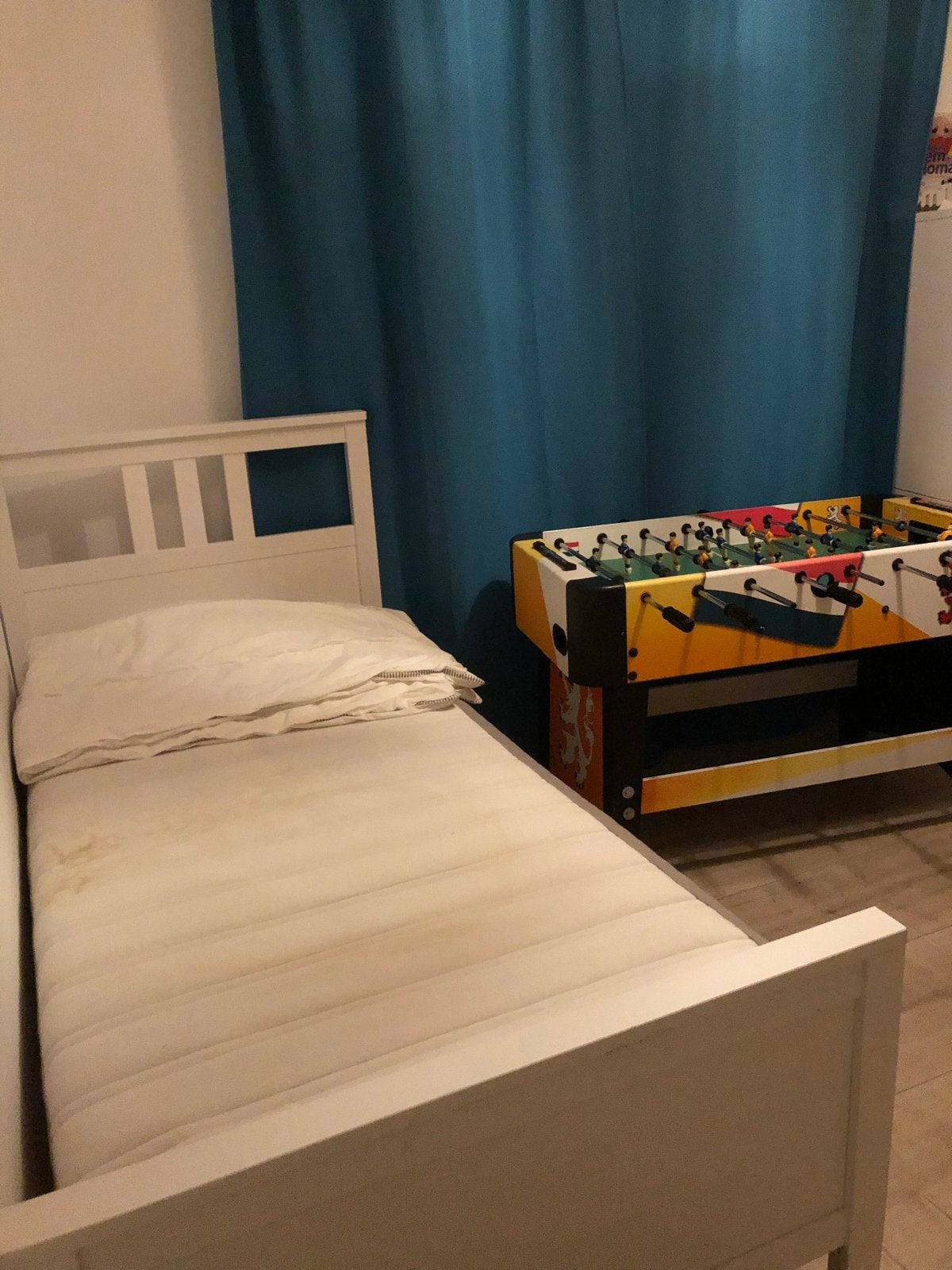 IKEA Hemnes bed met matras en lattenbodem, Huis en Inrichting, Slaapkamer | Bedden, Ophalen, Eenpersoons, Wit, 200 cm