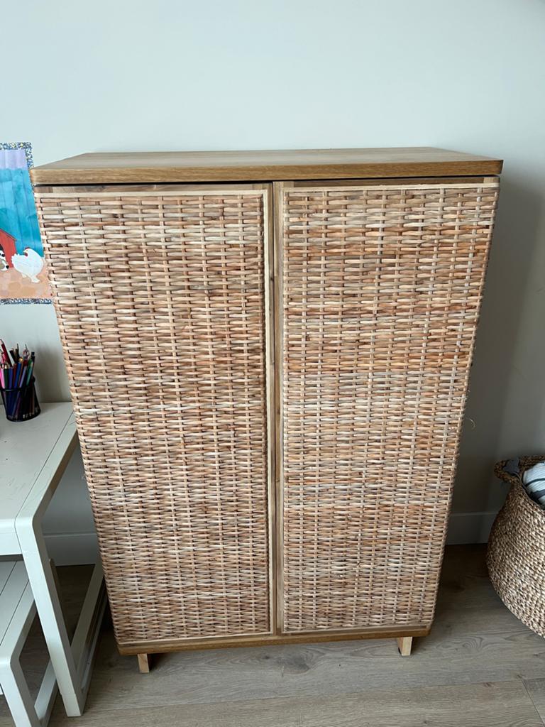 Kast Fryksas Ikea van rotan en acaciahout, Ophalen, Zo goed als nieuw