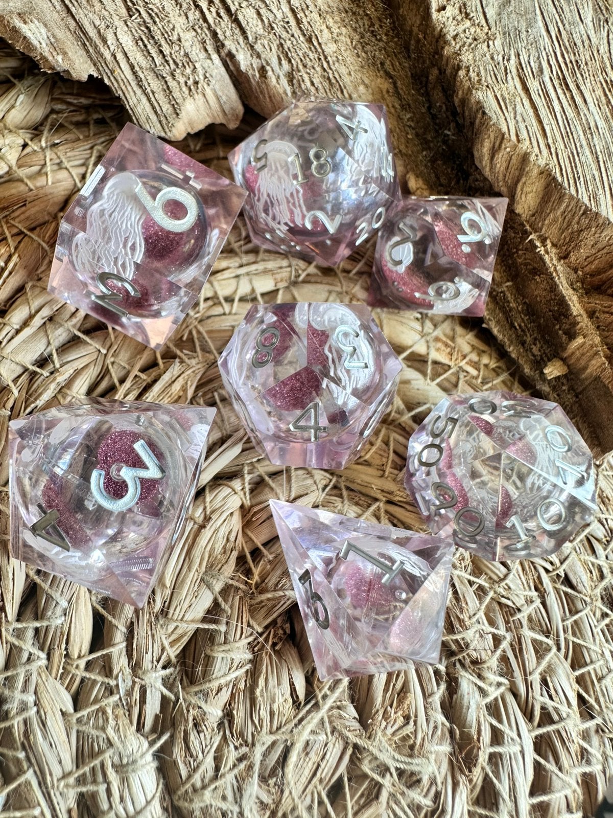 DND dice / kwallen / dobbelstenen / D&D / RPG / roze / nieuw, Ophalen of Verzenden, Nieuw