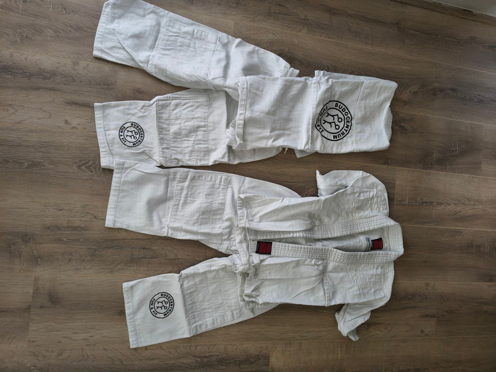 Essimo Judo Pak - Maat 120, Maat XS of kleiner, Ophalen of Verzenden, Zo goed als nieuw, Judo